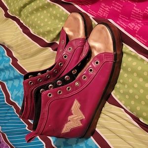 Wonder Woman High Top Sneekers